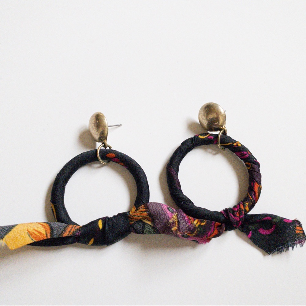 fab’rik Women’s Navy Bandana Print Scarf Tie Earrings